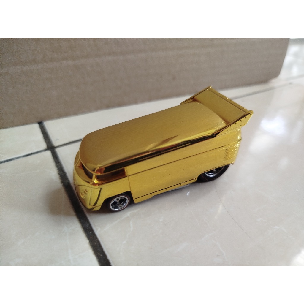 HOTWHEELS LOOSE CUSTOM HONGKONG DIECAST CLUB - VOLKSWAGEN DRAG BUS 01