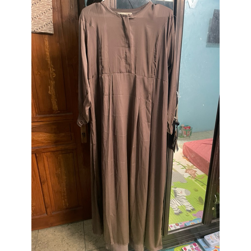 Preloved Dress satin silk by RH col