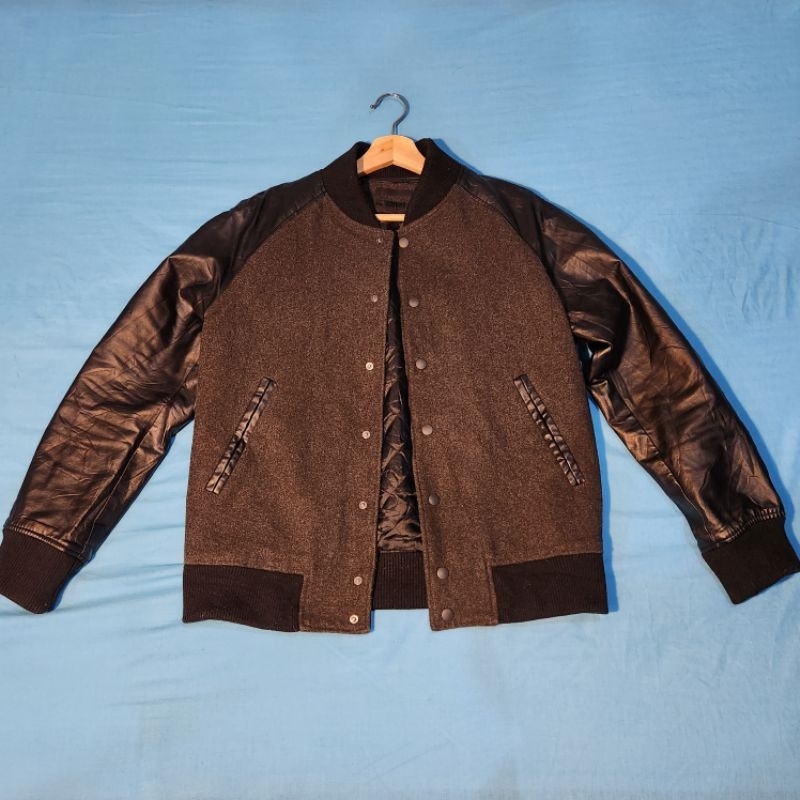 UNIQLO men leather sleeves varsity jacket