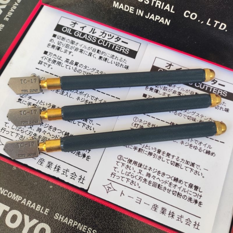 Oil Glass Cutter Toyo TC 17 Original Japan Alat potong kaca Toyo Tc 17 Asli Alat potong kaca alat po