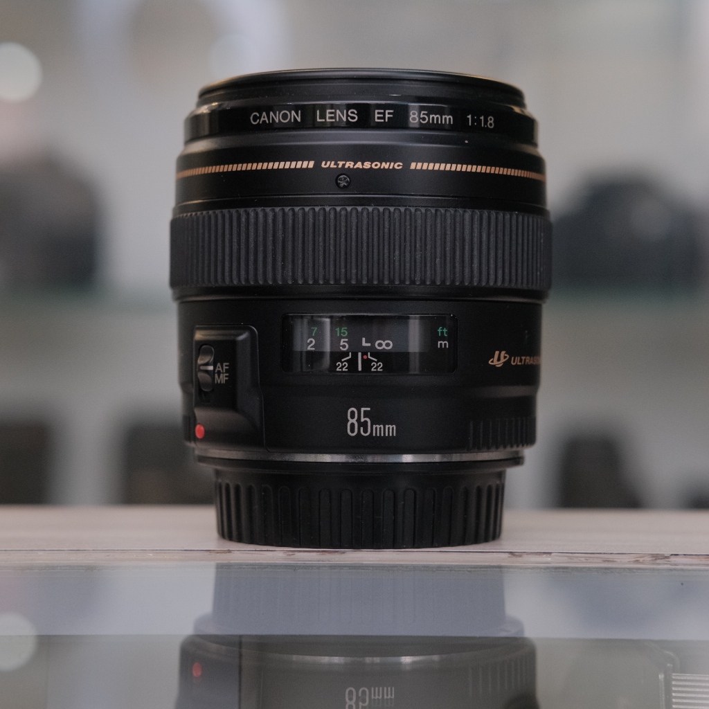 lensa Fix canon 85mm f1.8 canon 85mm F1.8 USM