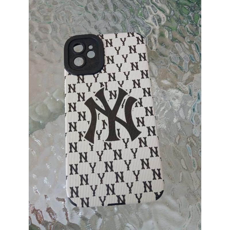 PRELOVED CASE IPHONE 11