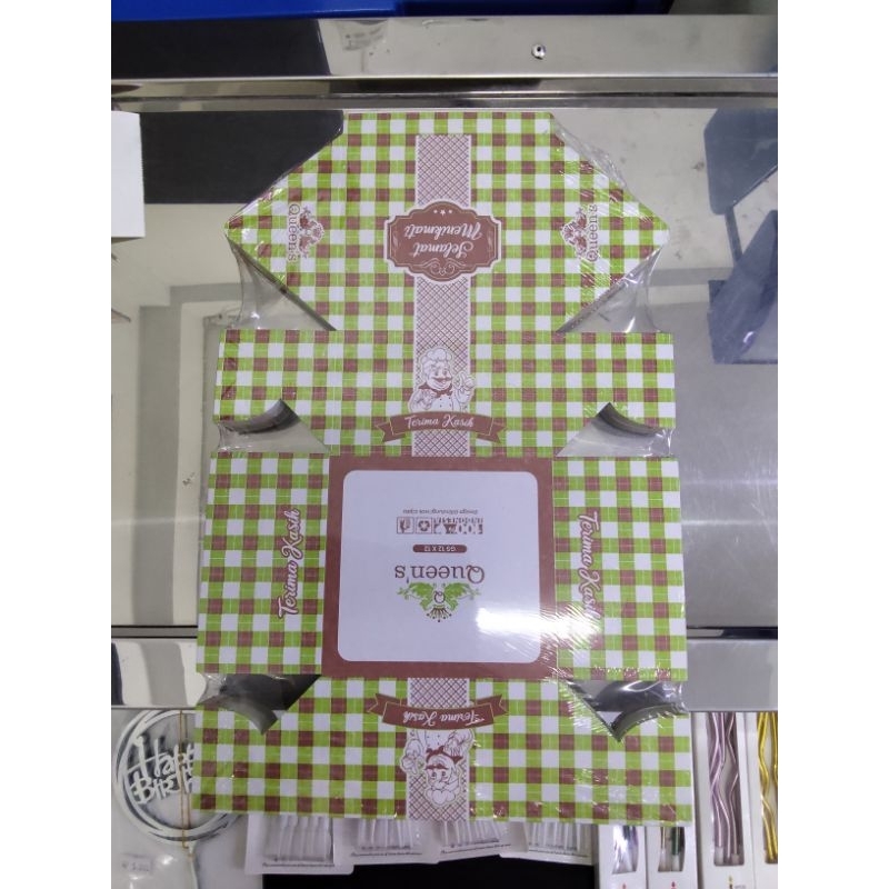 

Kotak Snack Kue 12x12 Queen's isi 100pcs