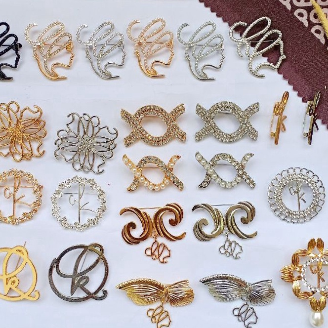 Terlaris Brooch HL by Heaven LightsBros Wearing KlambyBros HLBrosWk