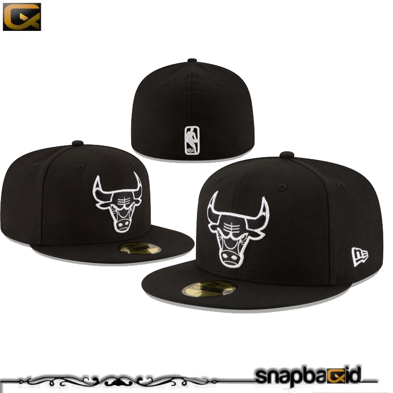 Topi Fitted Buildup Basket Banteng Hitam Putih