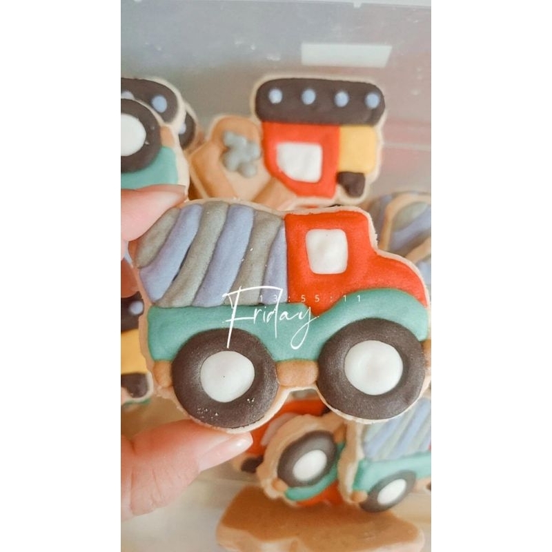 

TRUCK COOKIES ICING SUGAR 8CM KARAKTER KUKIS HIAS