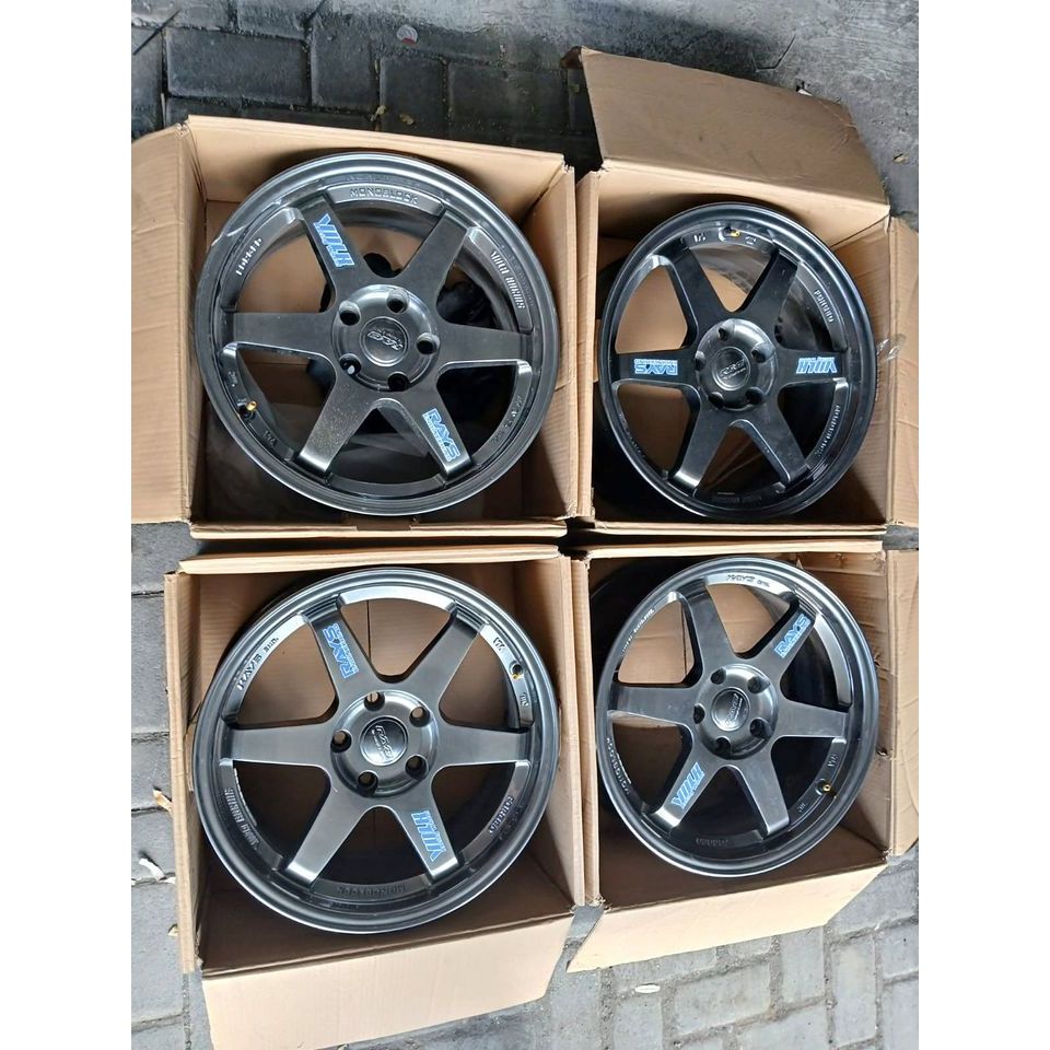 Velg Mobil Bekas Ring 17 Lubang Baut 5 VOLK RAYS TE37 R17X7,5 H5X114,3