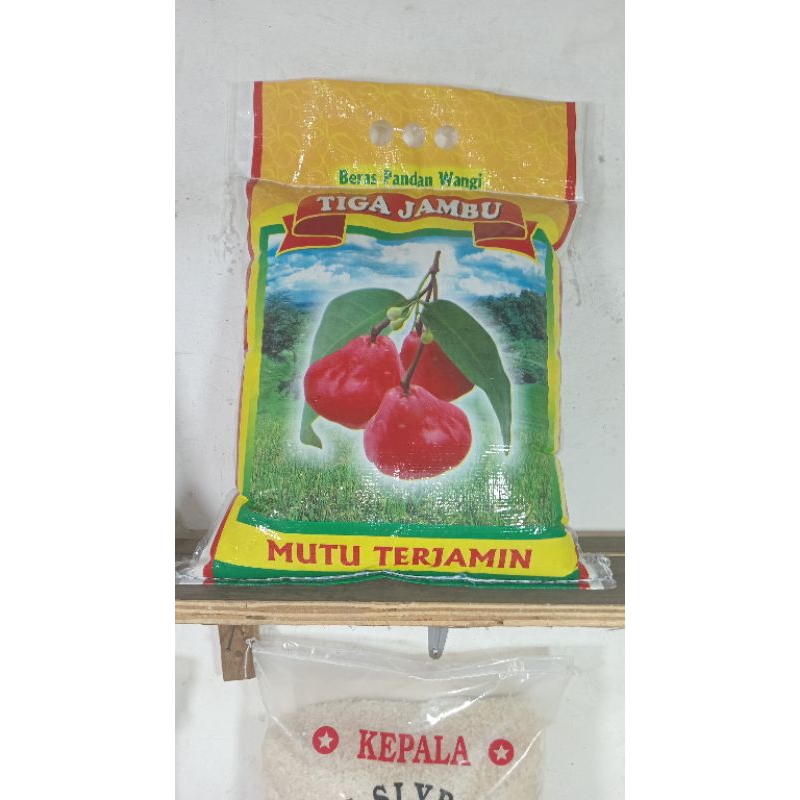 

Beras cap tiga jambu 5kg