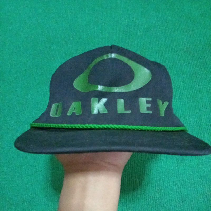 topi ropehat Oakley