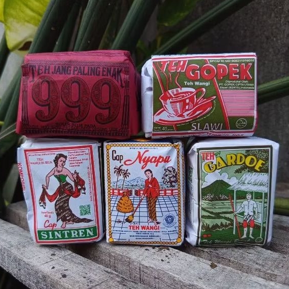 

Paket Racikan (5 pcs) TEH TUBRUK WEDANGAN & ANGKRINGAN KHAS SOLO