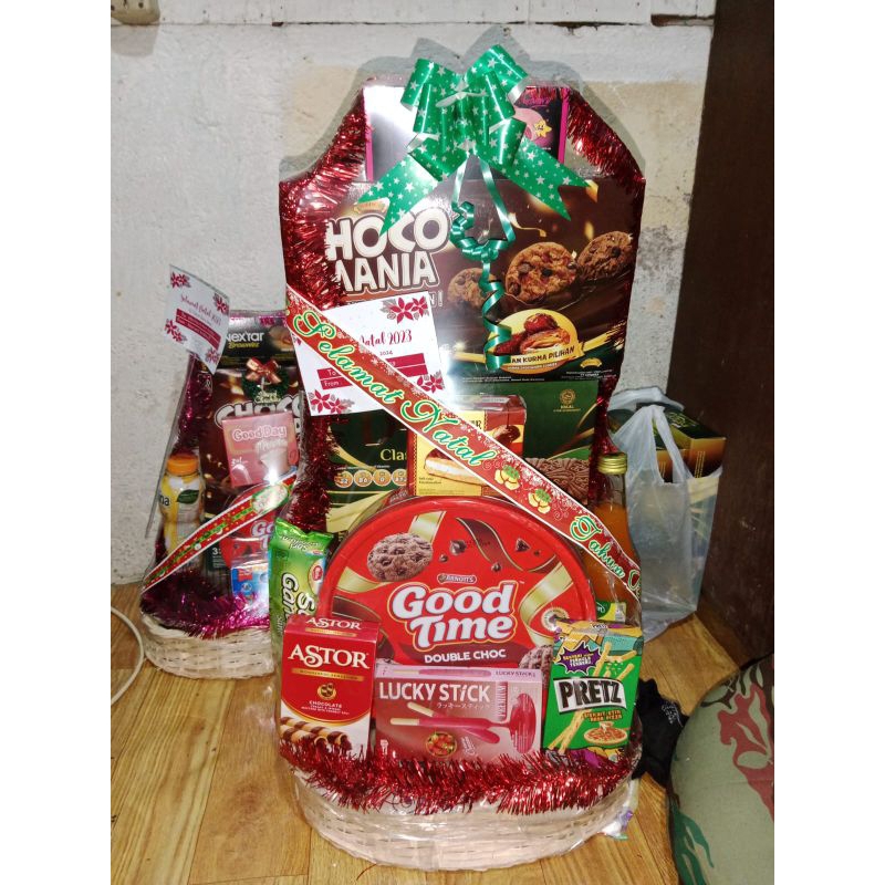 

Parsel Snack Lebaran / Hamper Natal / Hamper Imlek Terbaru