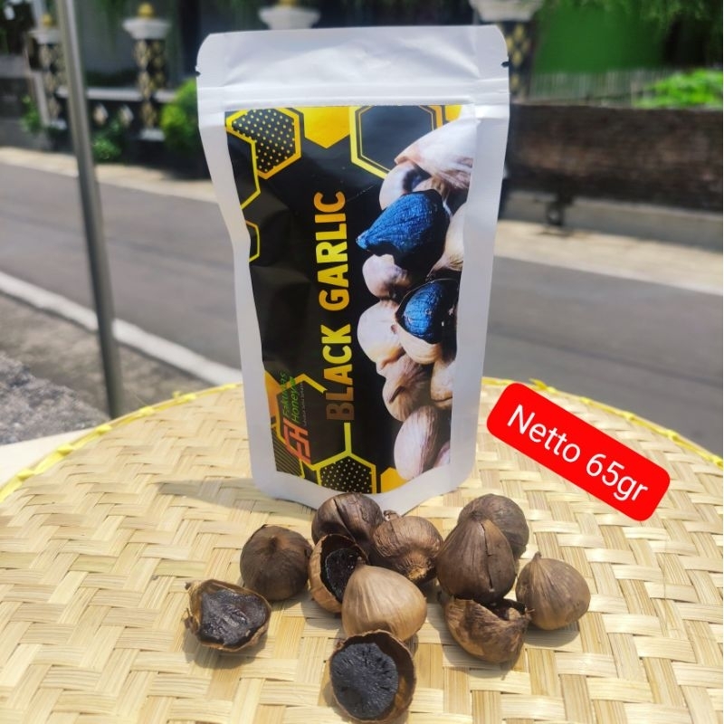 

65gr BLACK GARLIC siza medium fermentasi 35 Hari BAWANG TUNGGAL BAWANG HITAM BAWANG LANANG
