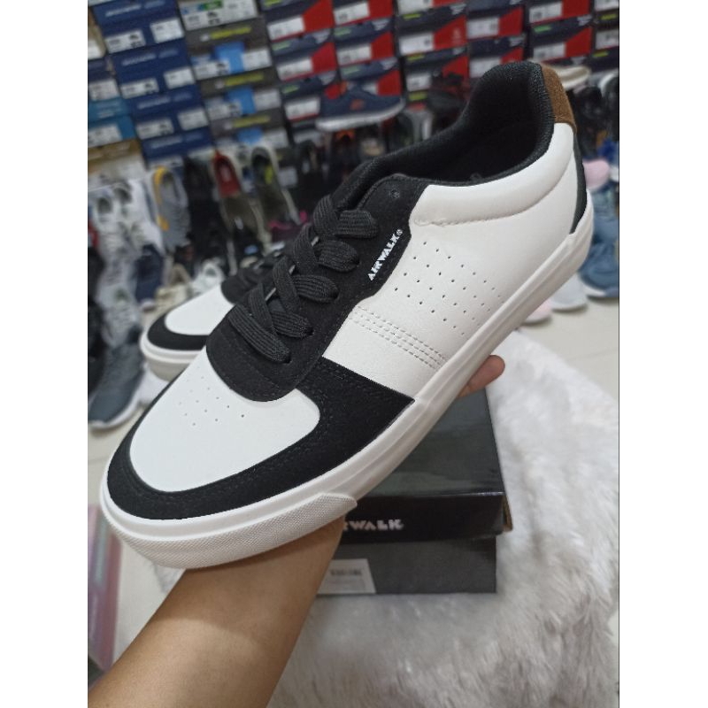 Airwalk Bosch Sepatu Original Putih Hitam