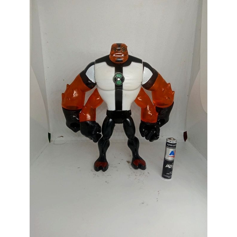 Mainan Action Figure Ben 10 - Four Arms