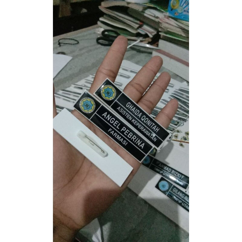 

Nametag/Nama Dada Akrilik Peniti