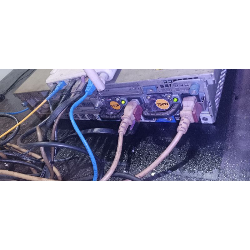 komputer Server HP proliant Dl385 G6,Double Processor Amd Opteron 2431 x 2 = 12 Core 12 Thered,Ram 2