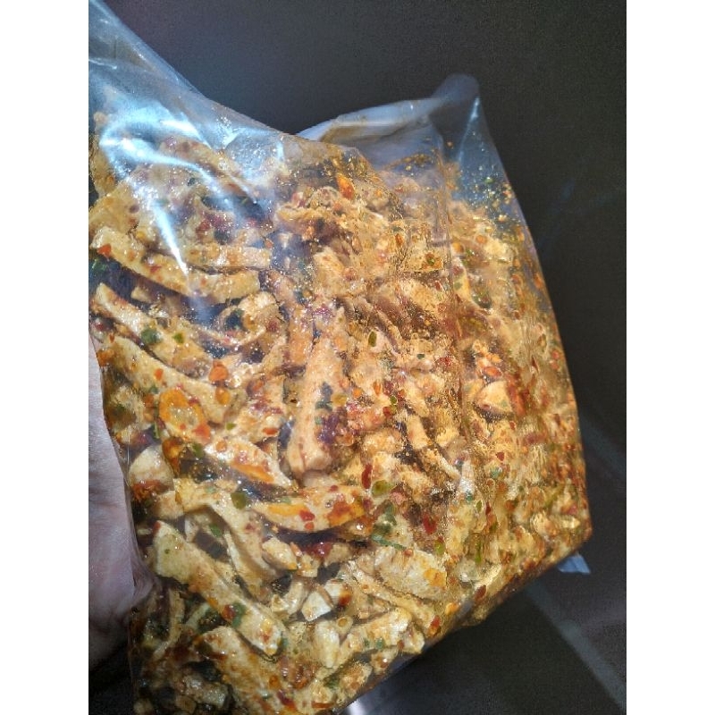 

basreng pedas daun jeruk bumbu rempah melimpah, makanan ringan makanan viral