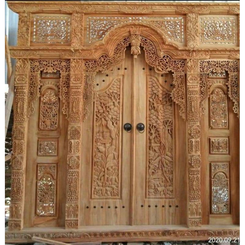 Pintu gebyok jawa full kayu jati motif ukir relif ramayana