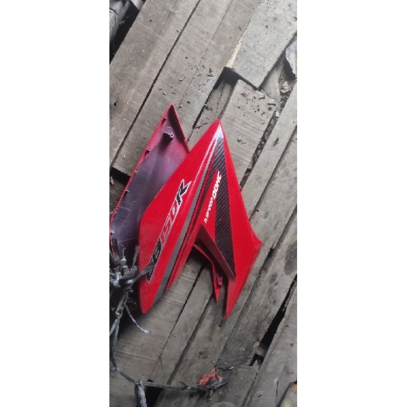 cover tangki cb 150r led kanan kiri merah asli