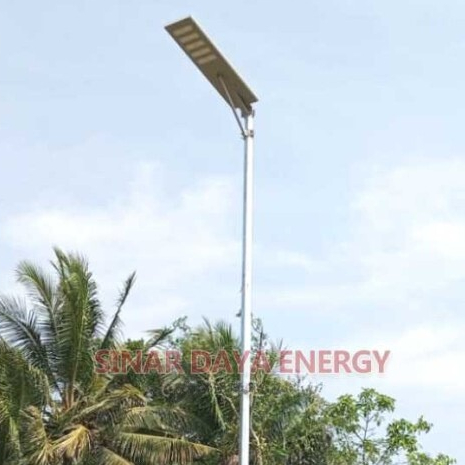 Lampu Jalan PJU Tenaga Surya All in one Merk ICOM tipe AIOM 100 watt 100watt
