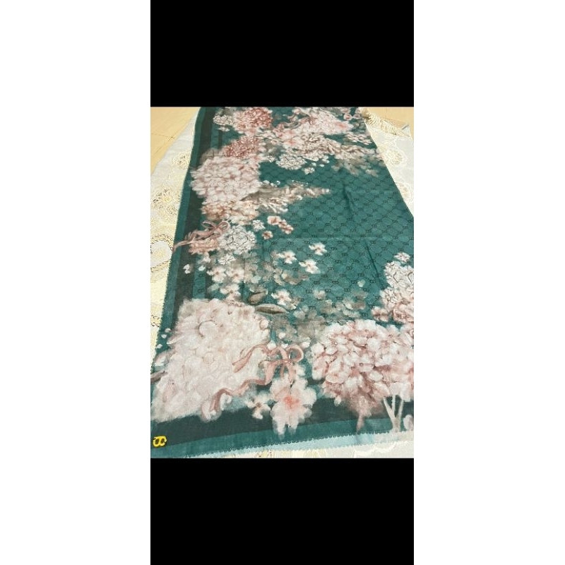 Buttonscarves Hydrangea Verte