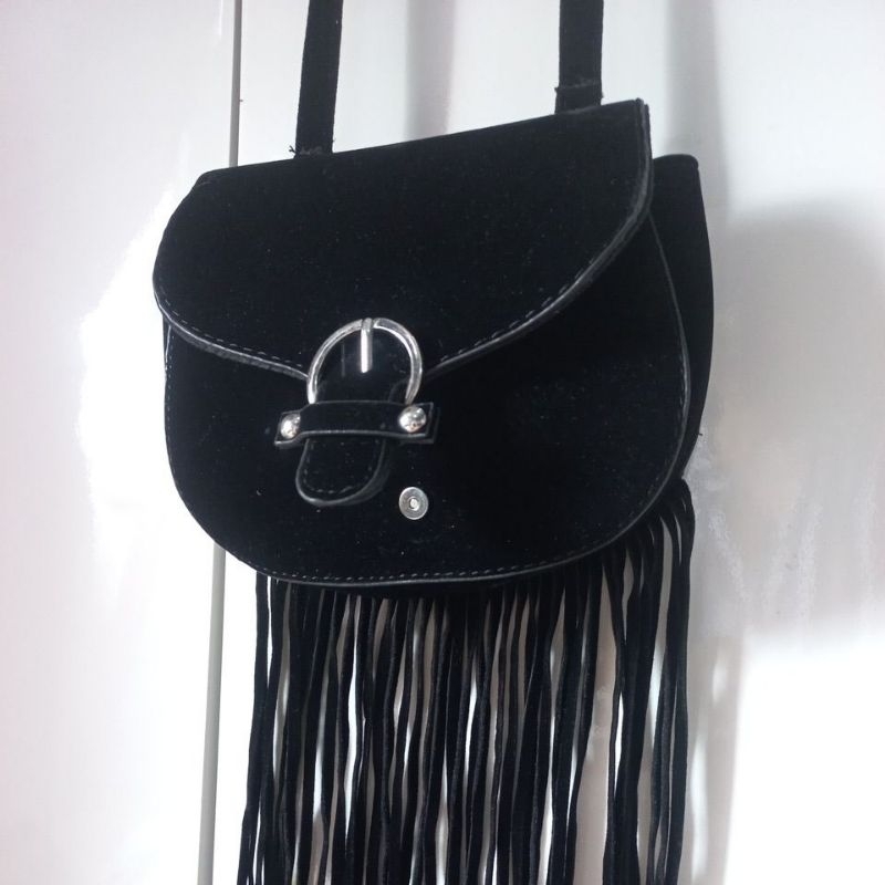 Tas perempuan hitam rumbai stradivarius ori