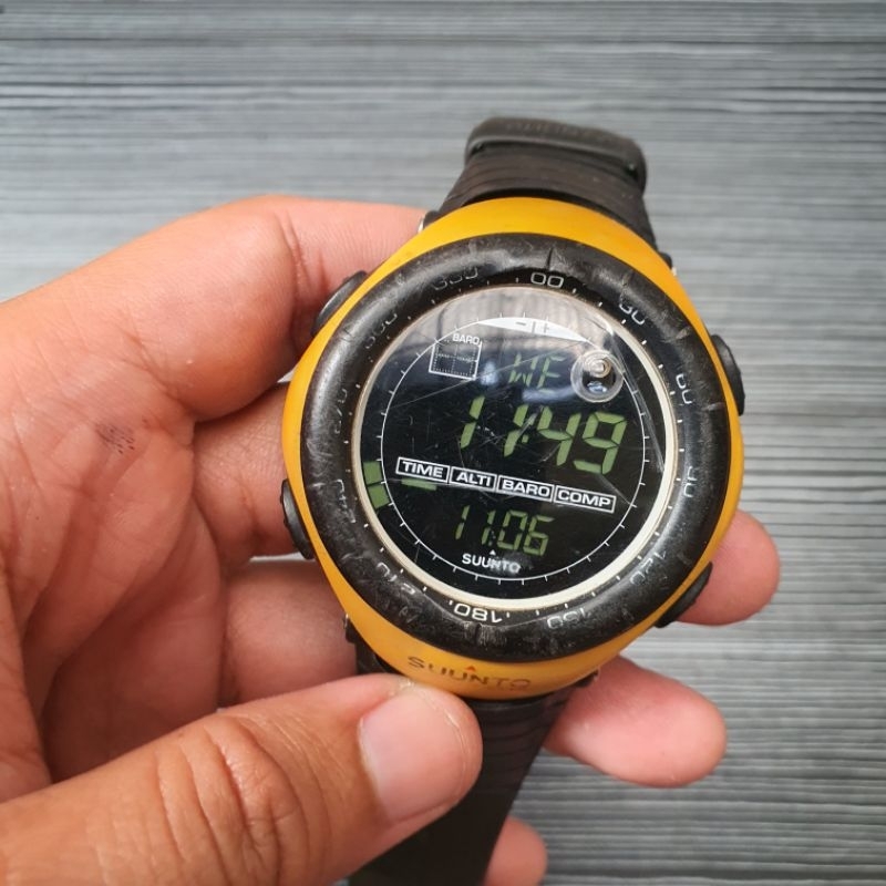 Suunto Vector Black Yellow Original Second Preloved Made In Finland