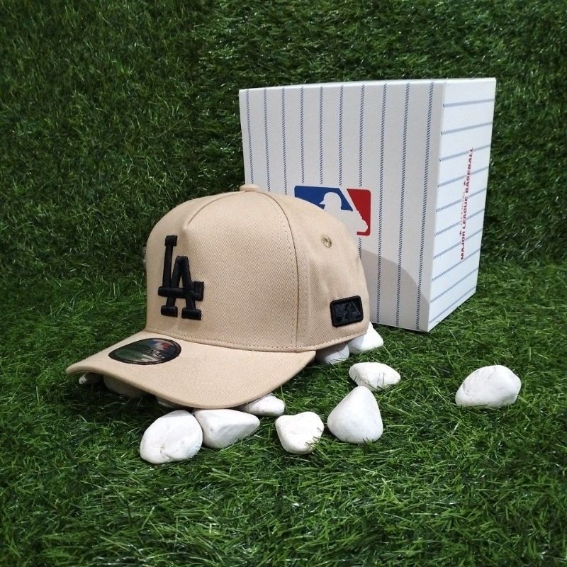 Logo LA Hitam MLB / Bahan Cream Topi Premium