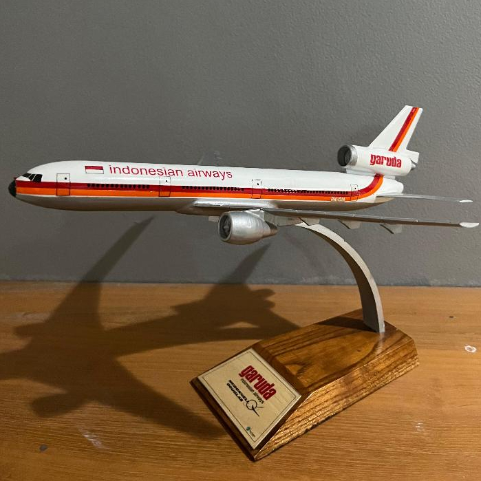 Diecast Garuda Indonesia Airways Vintage Red Livery Classic model McDonnell Douglas DC-10-30 Reg PK-