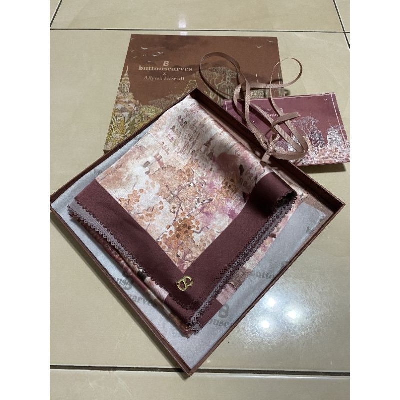 Buttonscarves New York NY 1 Granita Satin