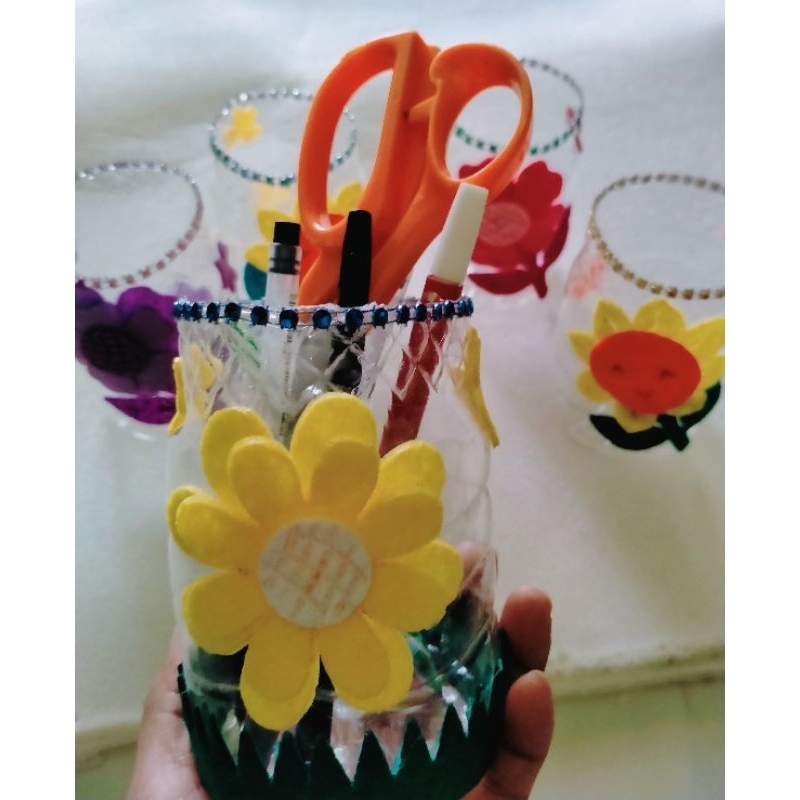 

TEMPAT PENSIL BOTOL BEKAS//prakarya//daur ulang botol bekas
