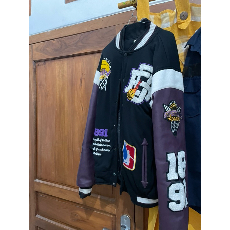 DAILYBASED VARSITY JACKET