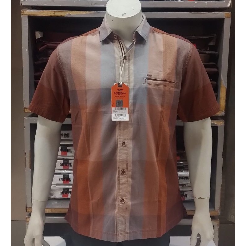 KEMEJA CARDINAL CASUAL REGULER FIT WARNA MERAH MAROON LENGAN PENDEK KUALITAS PREMIUM