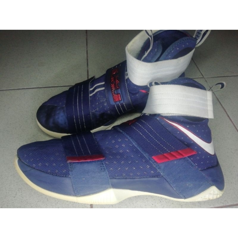 SEPATU BASKET LEBRON JAMES SIZE 42 /43 SECOND