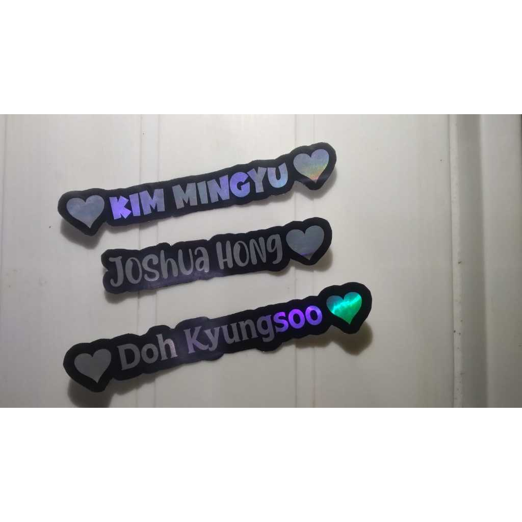 

Stiker Custom Nama Tulisan Cutting Hologram Request Nama Bebas Timbul Anti Air Stiker Murah
