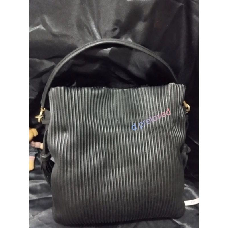 Elle bucket bag. Tas serut. Top handle