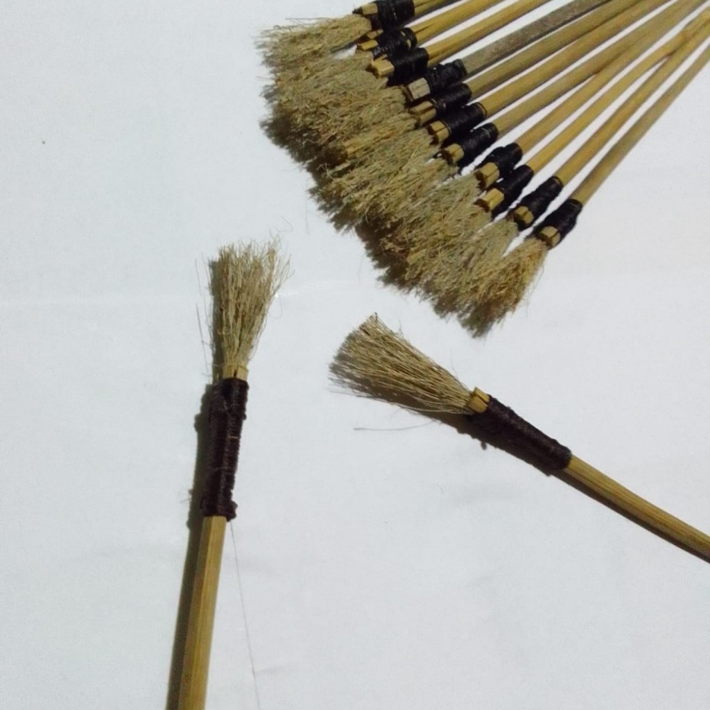 

kuas gambar dari sabut kelapa textur agak kasar