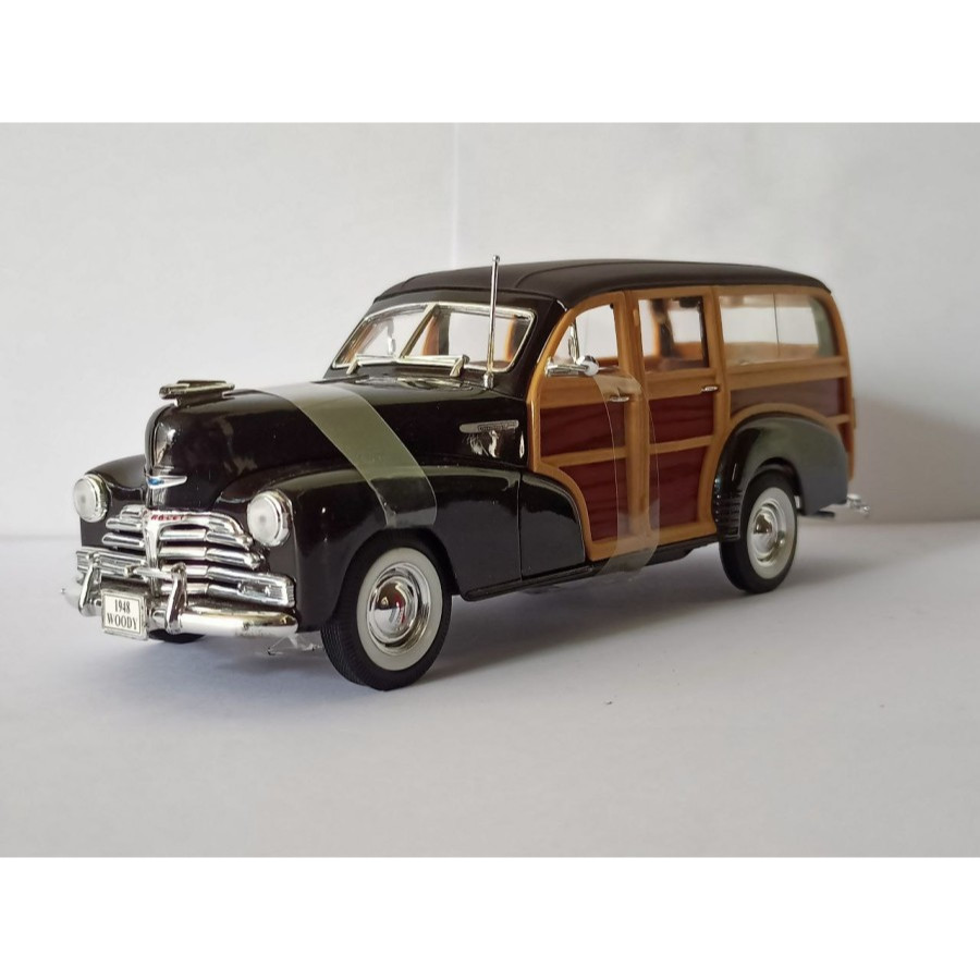 Mobil Chevrolet Fleetmaster 1948 hitam minaitur mobil welly 1:24 harga murah