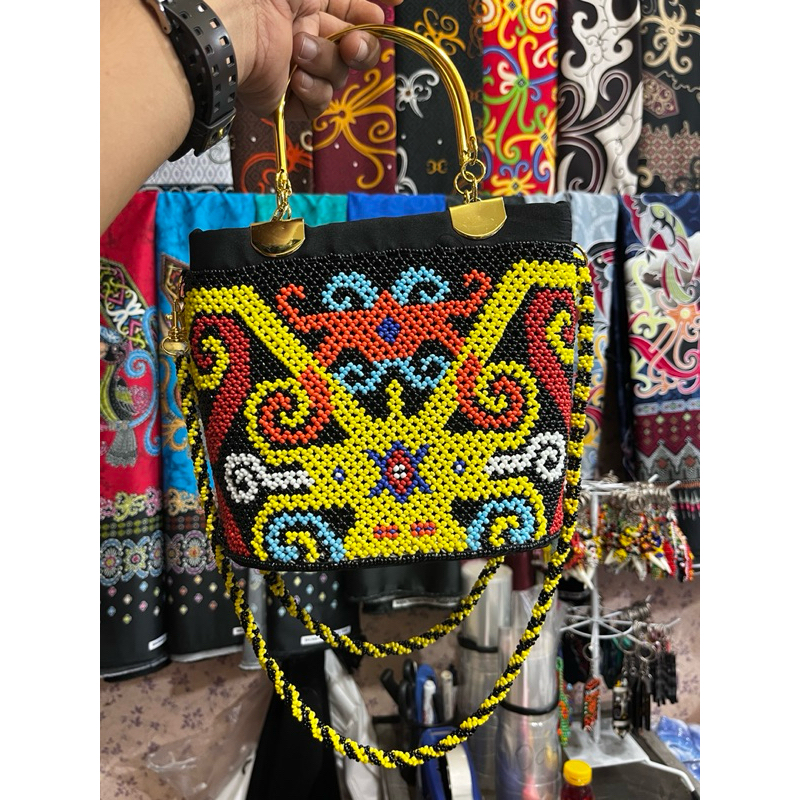 Tas Manik Khas Kalimantan