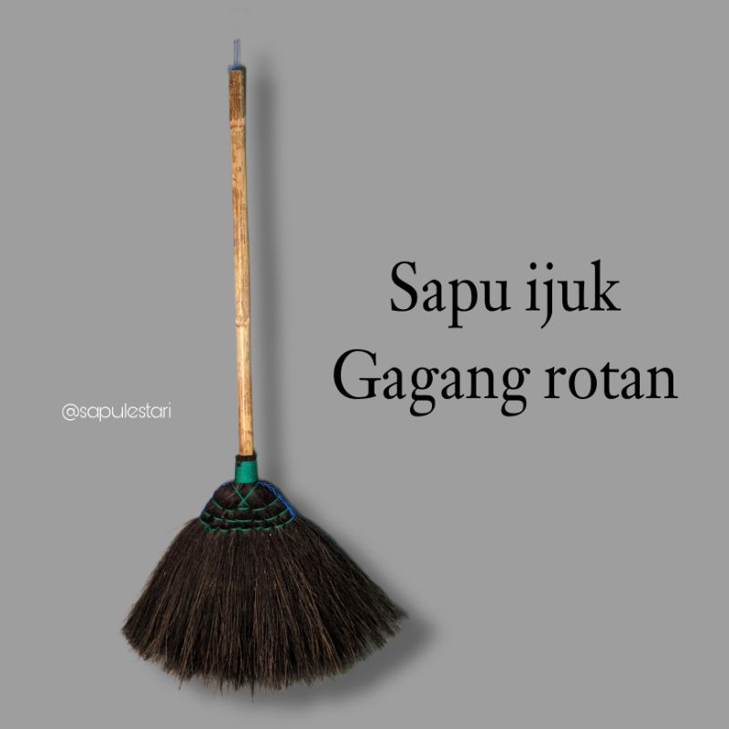 Sapu ijuk gagang rotan asli kuat dan kokoh