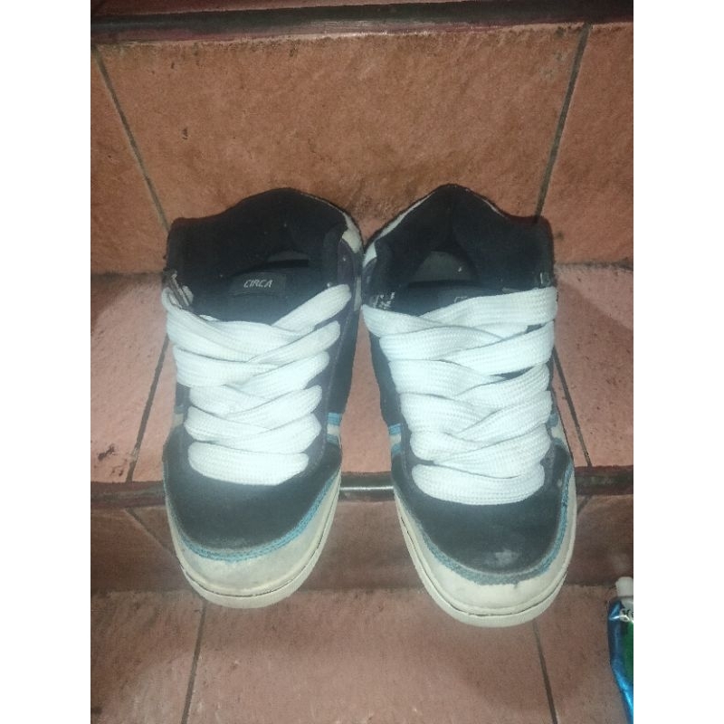 sepatu gemuk circa