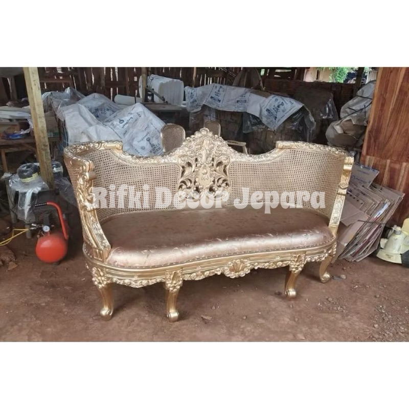 kursi pelaminan terbaru / kursi pelaminan rotan / kursi pelaminan raja / sofa pelaminan / sofa raja 