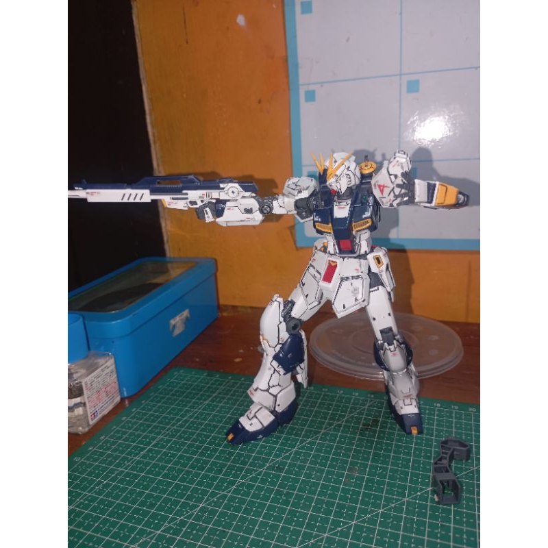 rg nu Gundam bandai