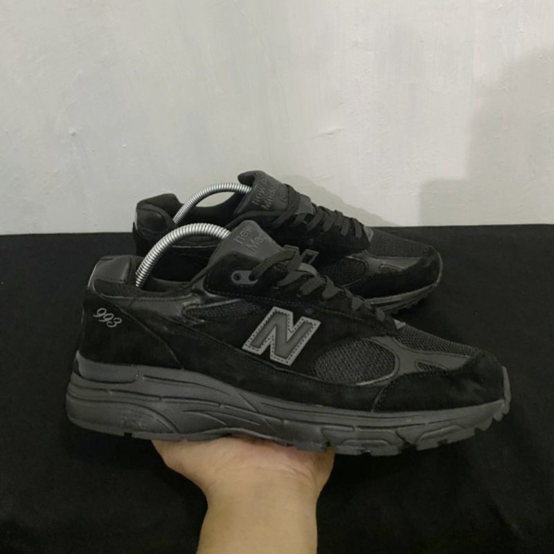 Sepatu Bekas NB 993 USA Full Black