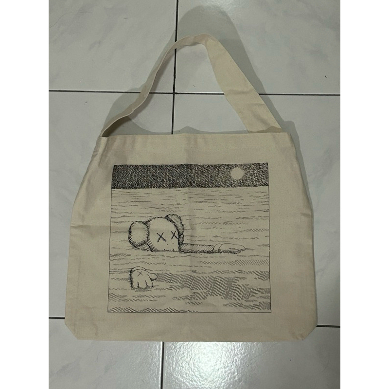 Uniqlo x KAWS Totebag