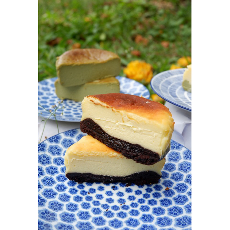 

Brownies Burnt Cheesecake - Diameter 16 - Kue Ulang tahun