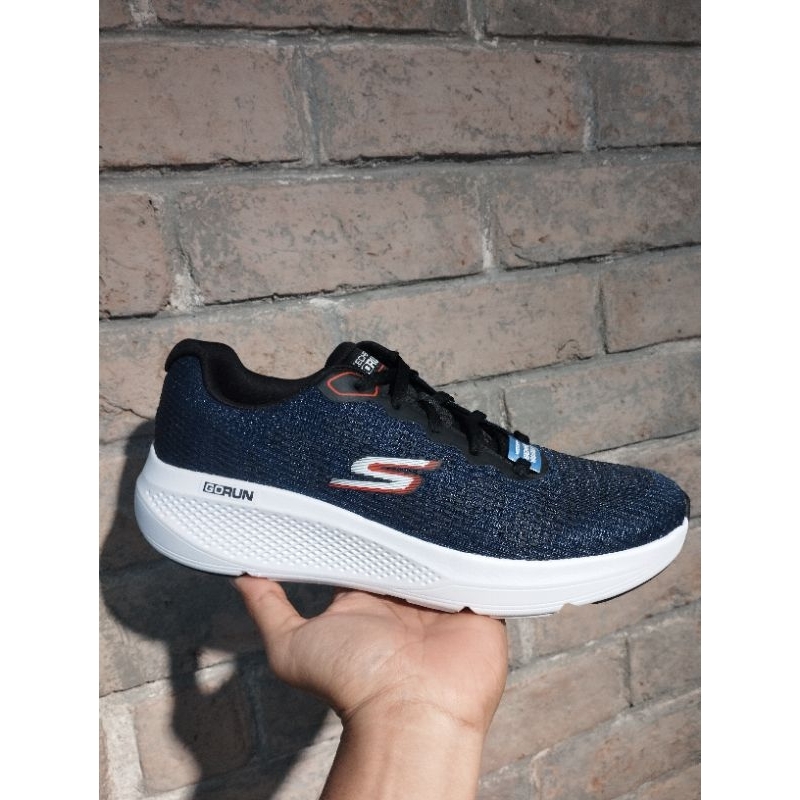 SEPATU SKECHERS GO RUN ELEVATE MEN-SKE220334NVR