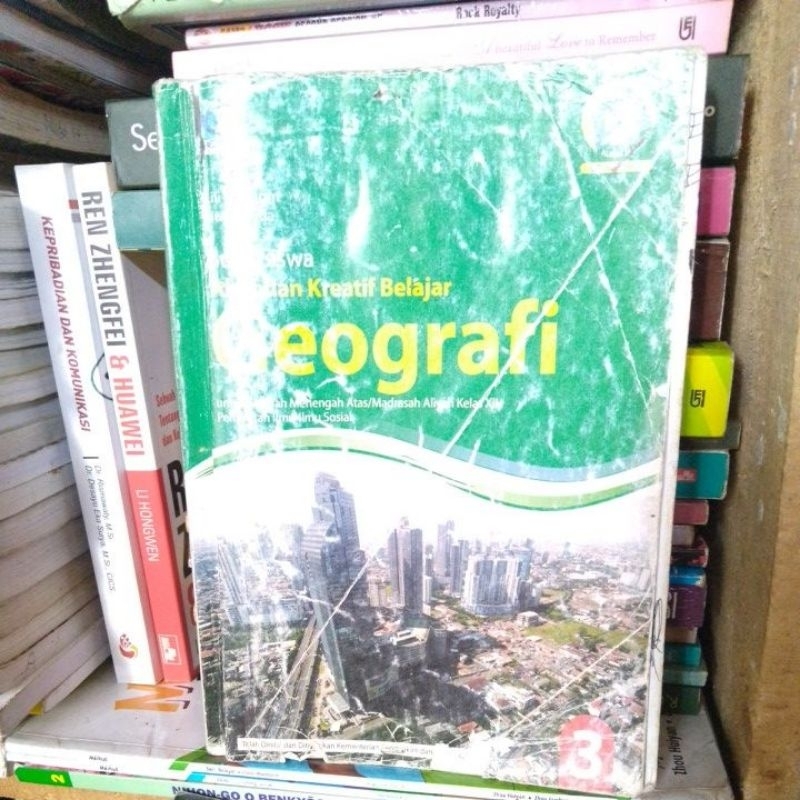 buku siswa geografi kelas 12