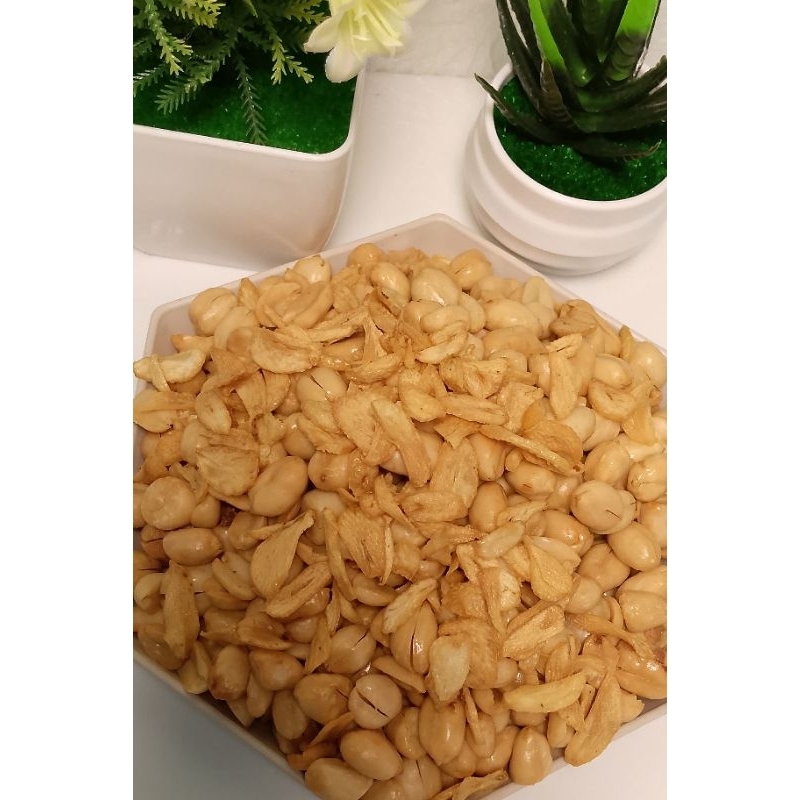 

kacang bawang goreng gurih renyah enak kemasan toples 600ml