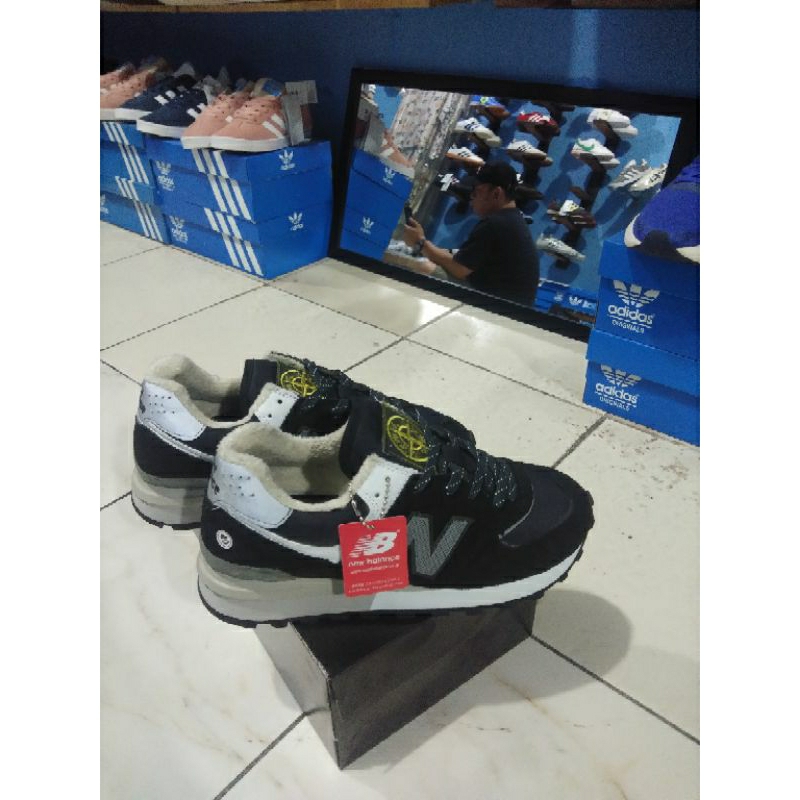 sepatu sneaker NB 5740